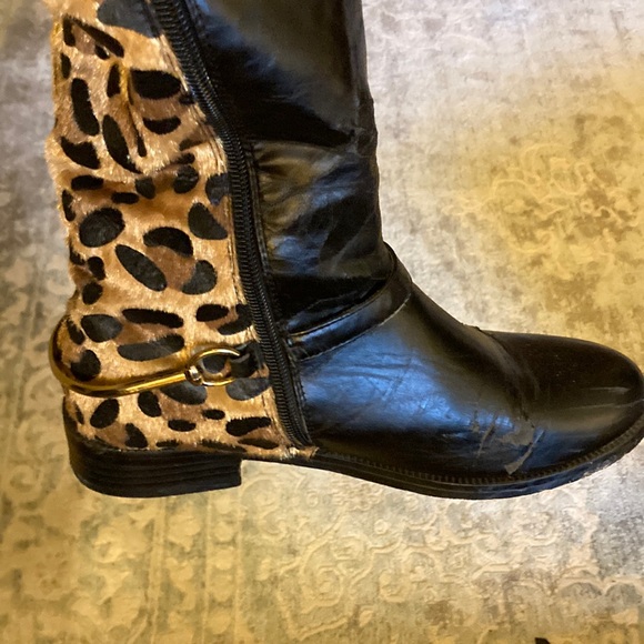 Used pleather cheetah print boots with gold heel bar. - Picture 5 of 7
